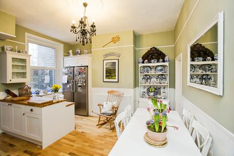 4 bedroom terraced house for sale, South View, Sowerby Bridge, HX6