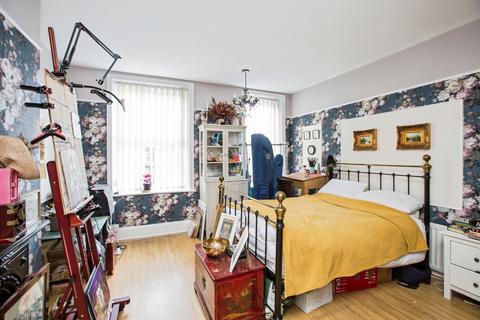 4 bedroom terraced house for sale, South View, Sowerby Bridge, HX6
