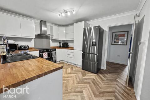 Charlemont Drive, Manea