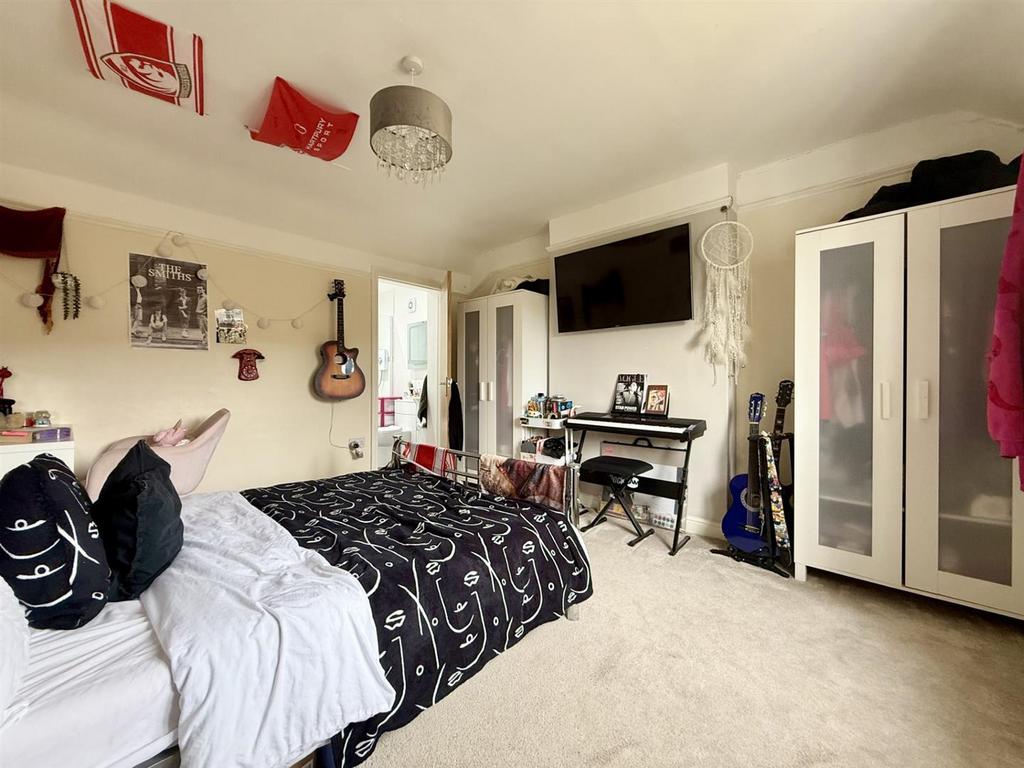 Bedroom2.jpg