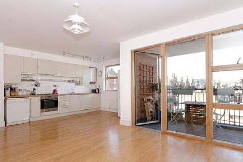 1 bedroom flat for sale, Newington Green, Holland House, N16