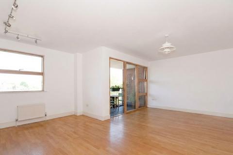 1 bedroom flat for sale, Newington Green, Holland House, N16