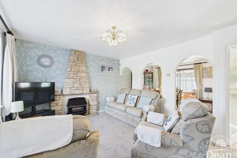 3 bedroom detached house for sale, Primrose Way, Lydney GL15