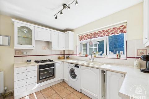 3 bedroom detached house for sale, Primrose Way, Lydney GL15
