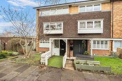 3 bedroom flat for sale, Mariner Gardens, Richmond, TW10