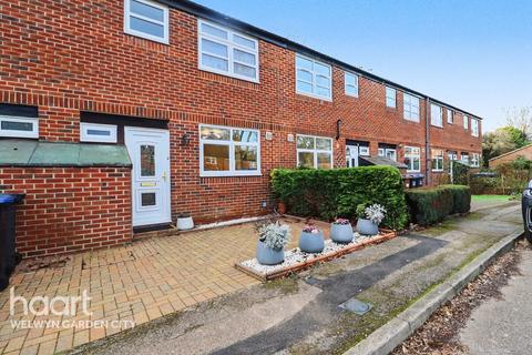 3 bedroom terraced house for sale, Guessens Grove, Welwyn Garden City