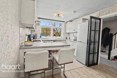 3 bedroom terraced house for sale, Guessens Grove, Welwyn Garden City