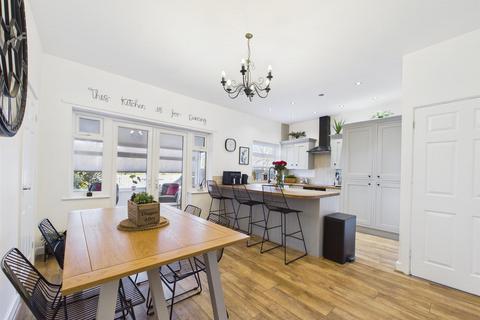 2 bedroom semi-detached house for sale, Queen Alexandra Rd West, North Shields