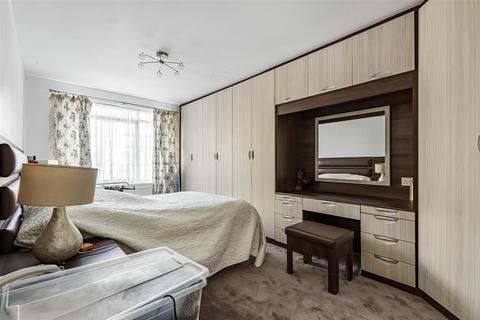 2 bedroom flat for sale, St. John's Avenue, London