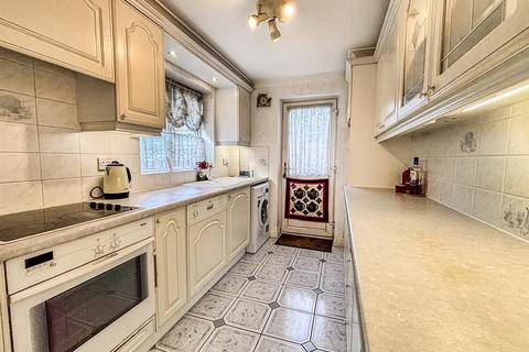 3 bedroom semi-detached house for sale, Quantock Close, Bedford