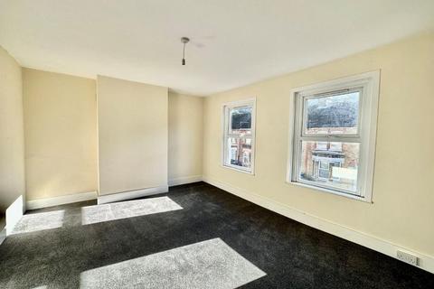 4 bedroom terraced house to rent, Longfield Road, Dover, Kent, CT17