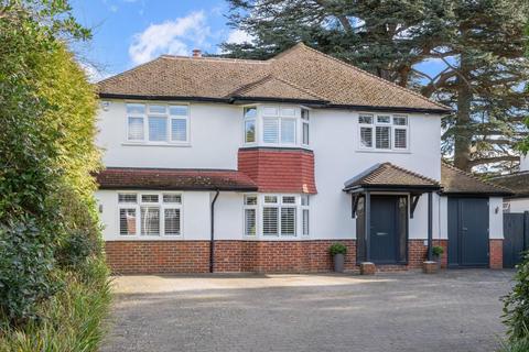 4 bedroom detached house for sale, Hookfield, Epsom