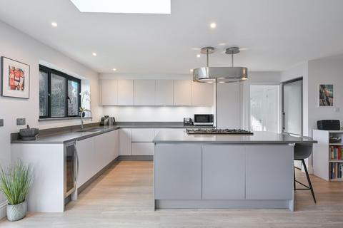4 bedroom detached house for sale, Hookfield, Epsom