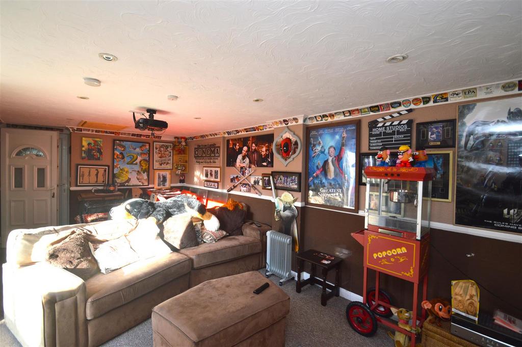 Home cinema/ Annexe lounge