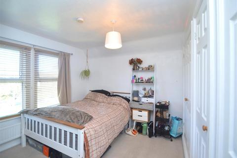 3 bedroom semi-detached house for sale, Queens Road, Freshwater