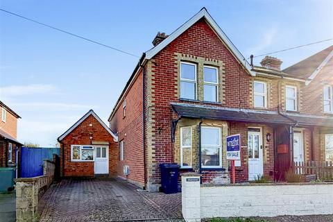 3 bedroom semi-detached house for sale, Queens Road, Freshwater