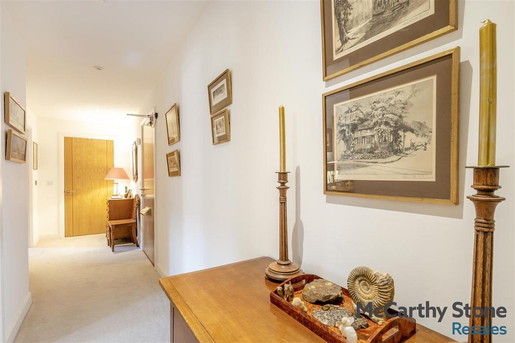 8677994-interior18.jpg