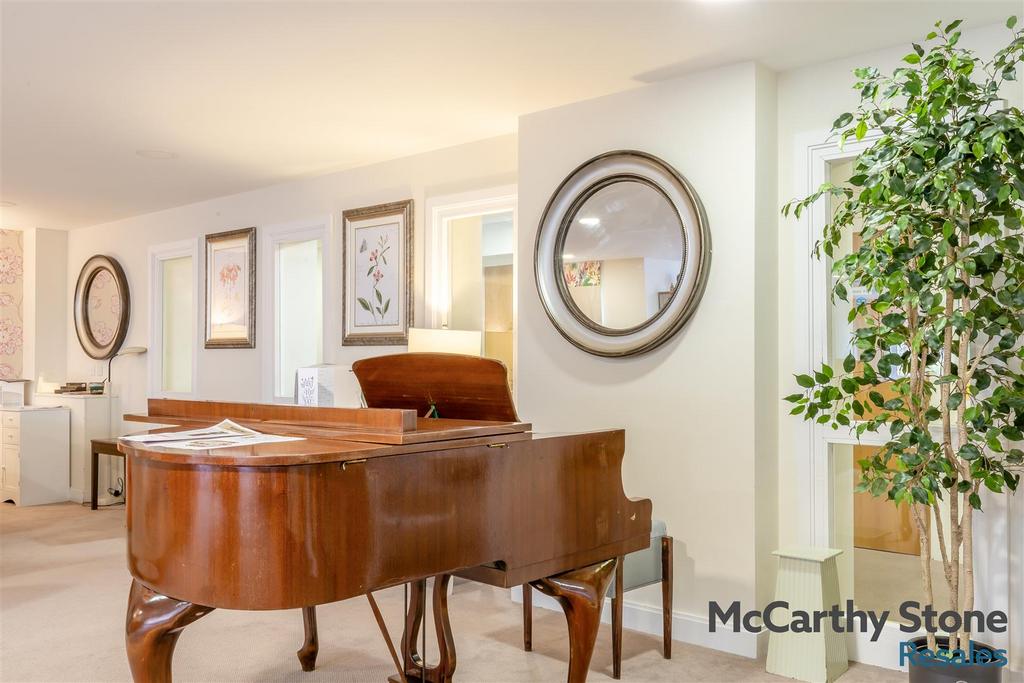 8677994-interior03.jpg
