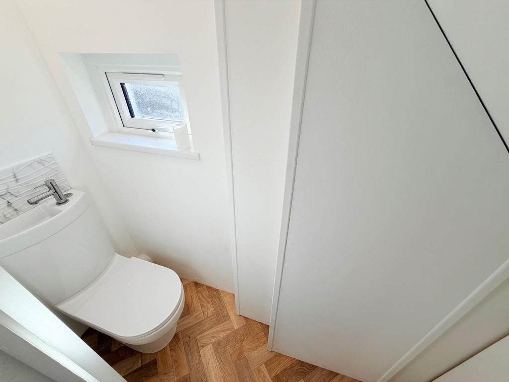 Wc Cloakroom