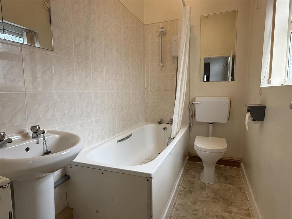 Bathroom.JPG