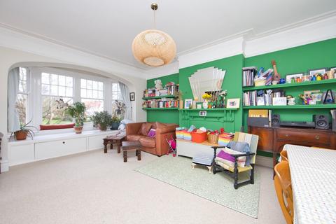 2 bedroom flat for sale, Grimston Gardens, Folkestone, Kent, CT20