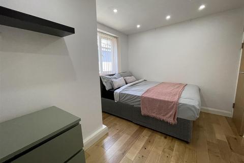 2 bedroom apartment to rent, Richmond Road, Cardiff