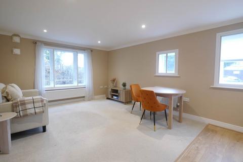 2 bedroom flat for sale, Kings Place, North Drive, Hatfield, AL9