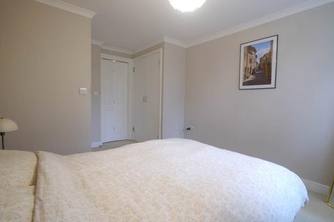 2 bedroom flat for sale, Kings Place, North Drive, Hatfield, AL9