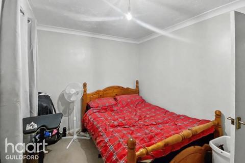 1 bedroom semi-detached house for sale, Suffolk Drive, Guildford