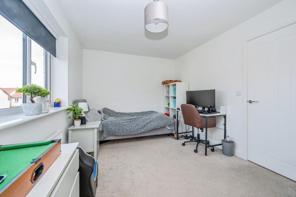 96bridgemanway-3.jpg