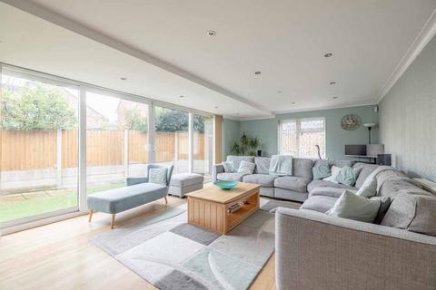 4 bedroom detached house for sale, The Close, Iver Heath SL0