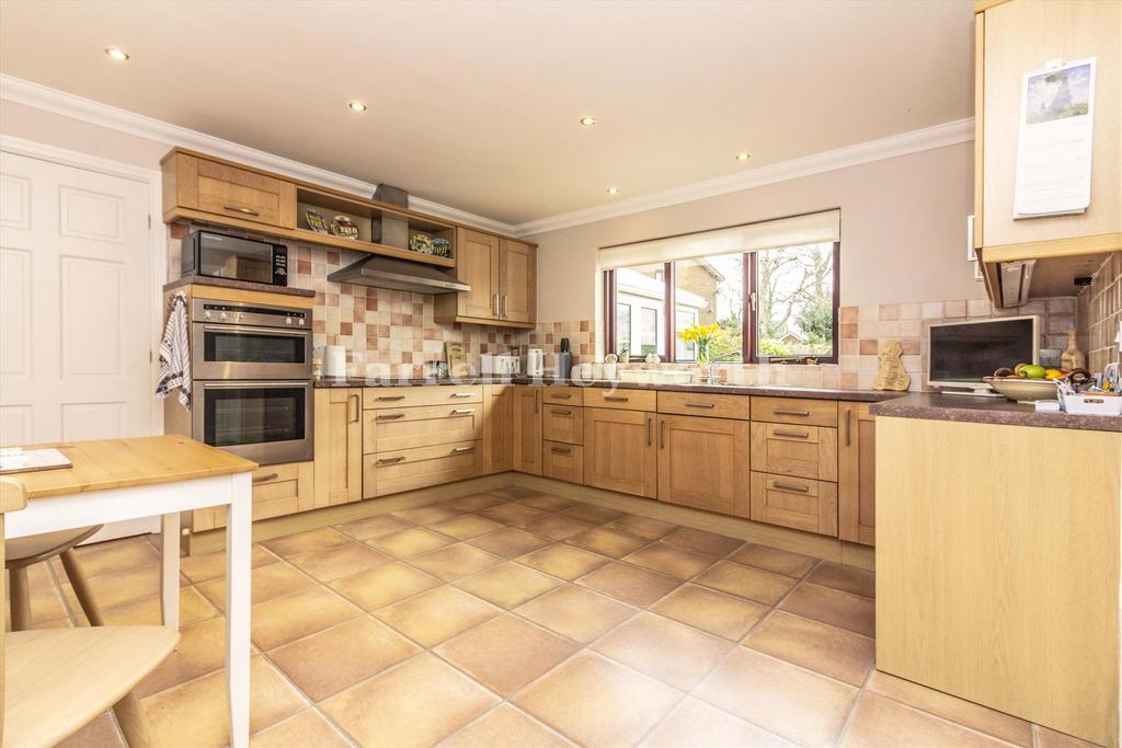 Kitchen b