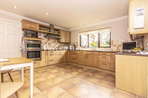 undefined, Fernleigh Close, Preston PR3