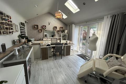 4 bedroom detached house for sale, Brierley Close, Howden, Goole