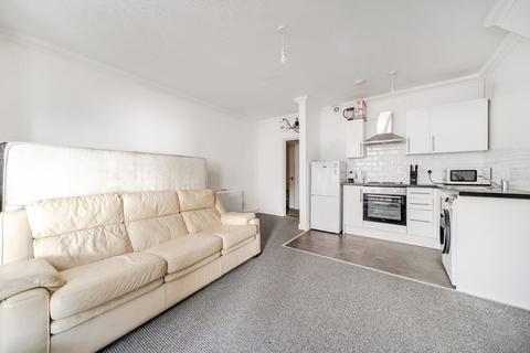 1 bedroom flat for sale, Alhambra Road, Southsea PO4