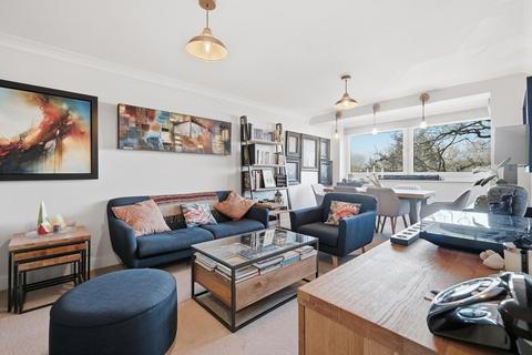 2 bedroom flat for sale, Trent Court, Wanstead