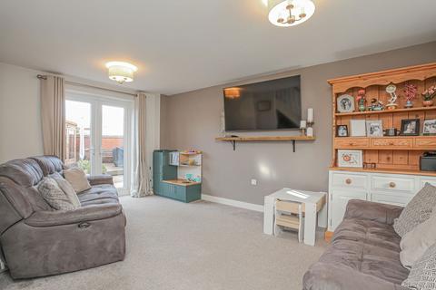 2 bedroom semi-detached house for sale, Watts Road, Banbury
