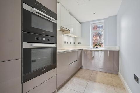 2 bedroom flat for sale, Marlborough Drive, Bushey, WD23