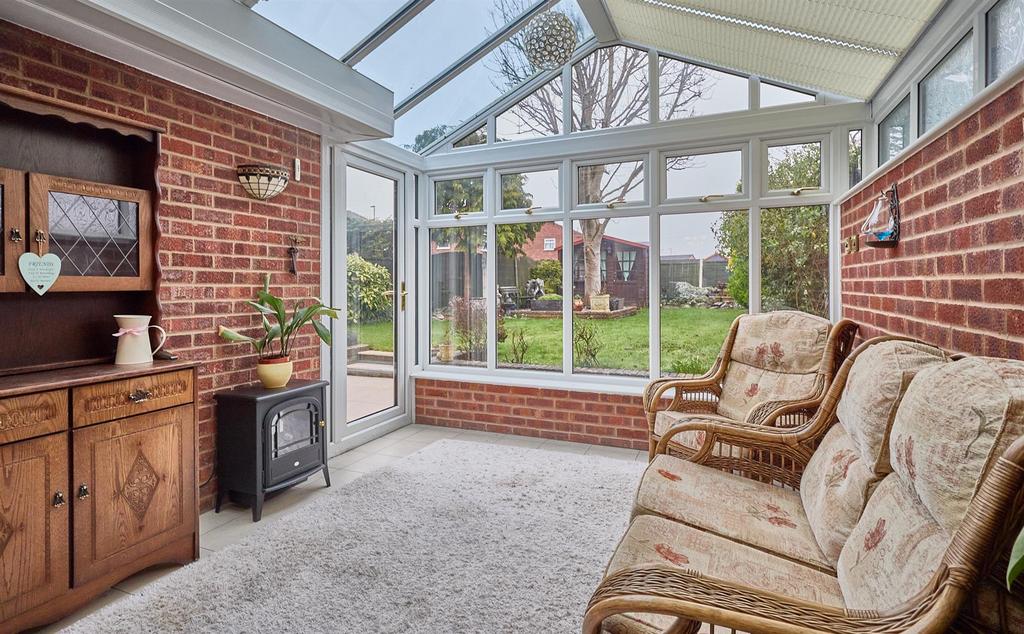 Conservatory to rear