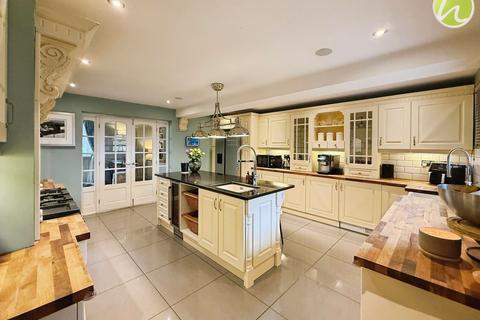4 bedroom terraced house for sale, Chittock Mead, Basildon, SS14