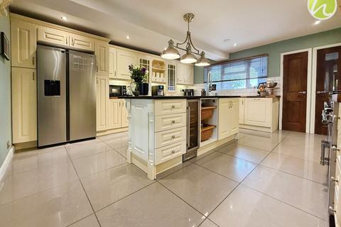 4 bedroom terraced house for sale, Chittock Mead, Basildon, SS14