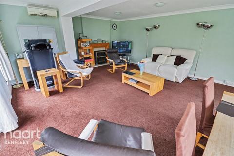 4 bedroom semi-detached house for sale, Copper Beeches, Benfleet
