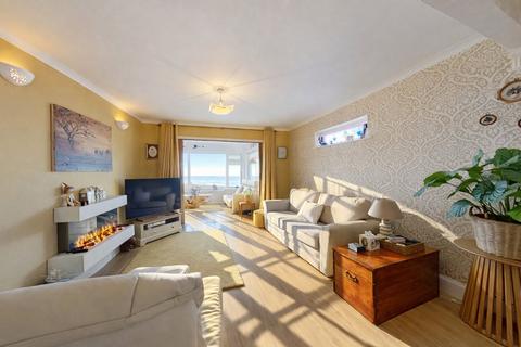 2 bedroom detached bungalow for sale, Hampton Pier Avenue, Herne Bay, CT6 8EW
