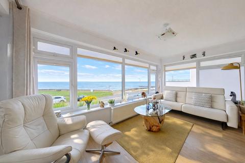 2 bedroom detached bungalow for sale, Hampton Pier Avenue, Herne Bay, CT6 8EW