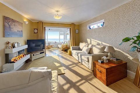 2 bedroom detached bungalow for sale, Hampton Pier Avenue, Herne Bay, CT6 8EW