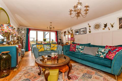 4 bedroom detached house for sale, Merritt Road, Greatstone TN28