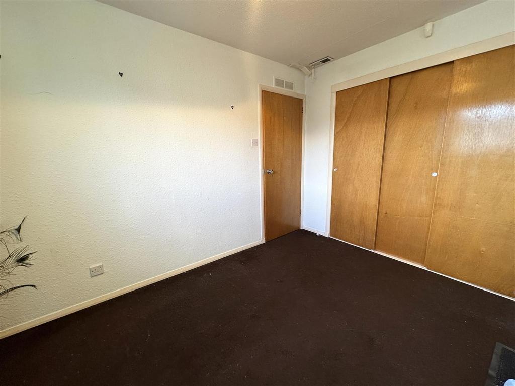 Bedroom 12.jpg