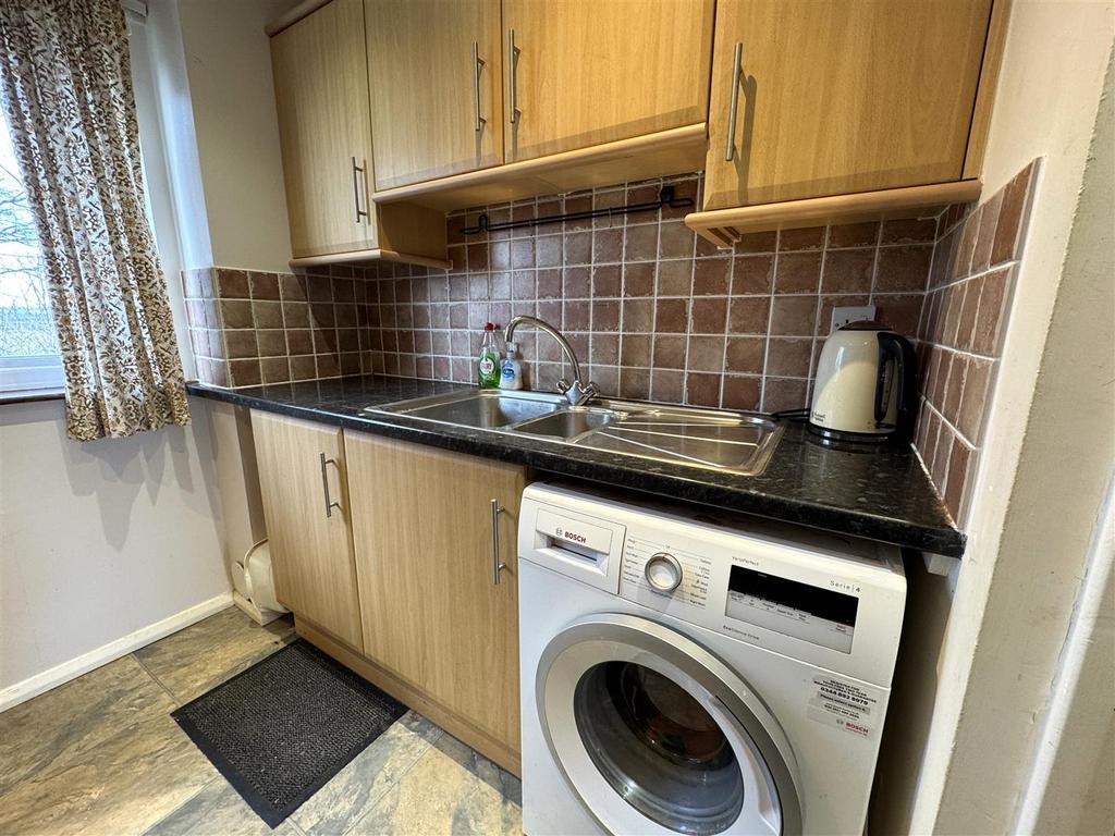 Kitchen 1.jpg