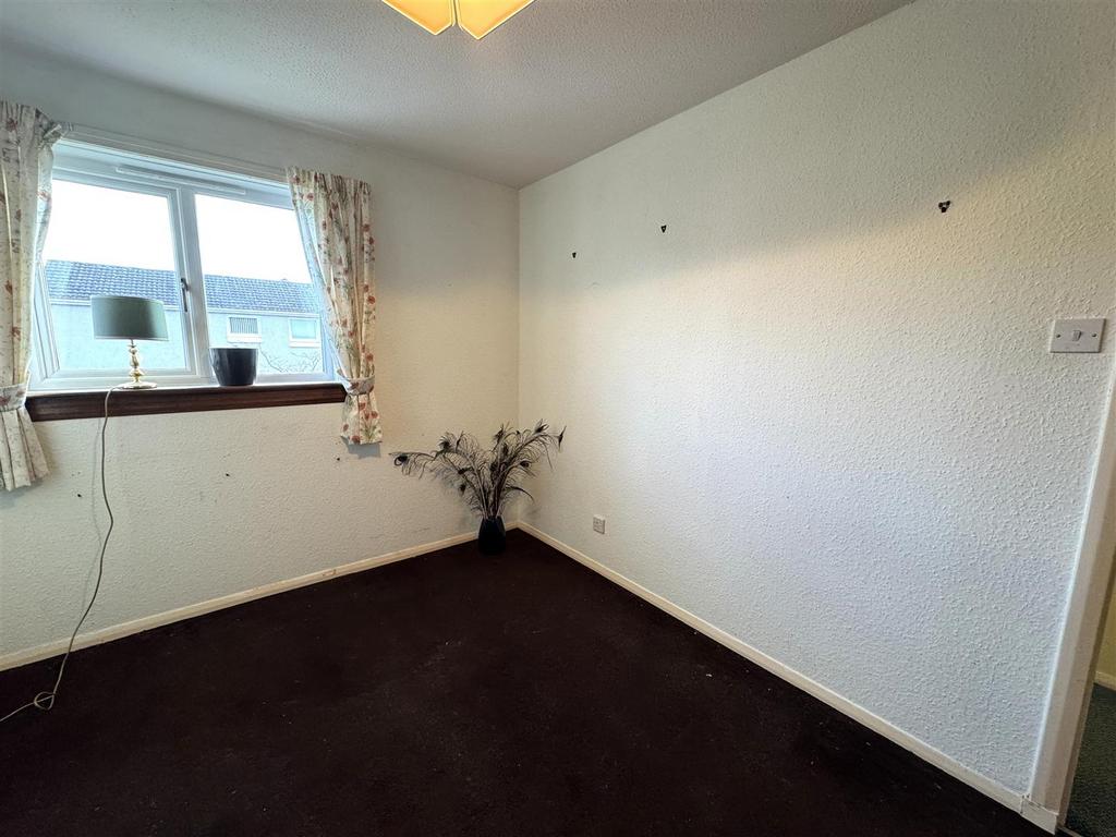 Bedroom 1.jpg