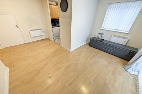 2 bedroom apartment to rent, Sannders Crescent, Tipton